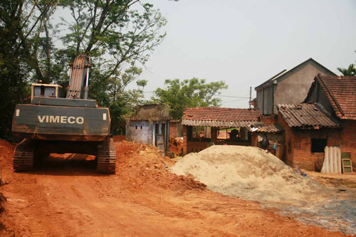 Đường cao tốc “hành” dân