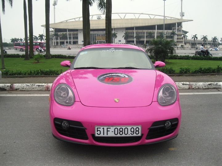 Chiếc Porsche Cayman m&agrave;u hồng t&iacute;m độc đ&aacute;o