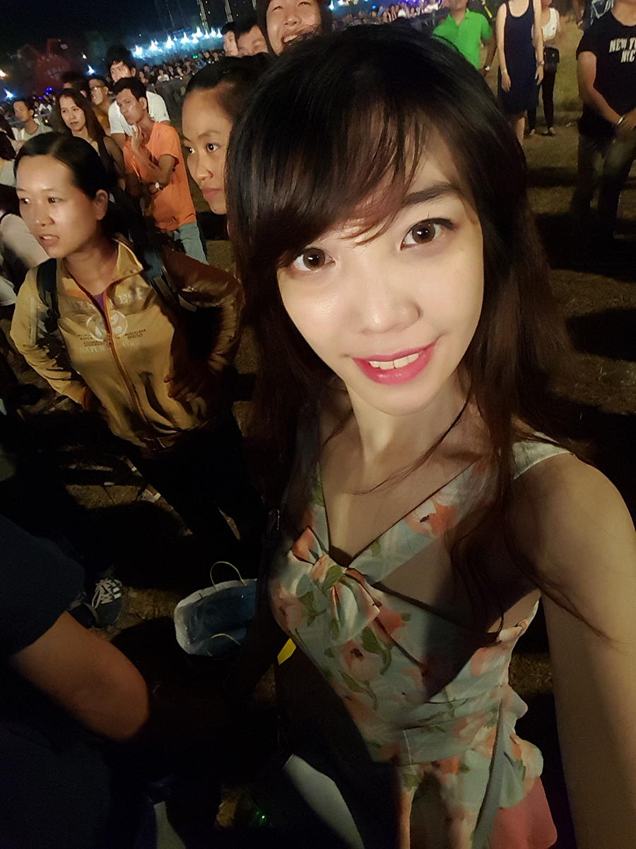 Thậm ch&iacute; với cả camera trước, S6 vẫn cho ảnh c&oacute; độ s&aacute;ng rất ấn tượng.