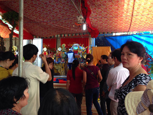 Gia đình ông Mỹ rất gần gũi hàng xóm