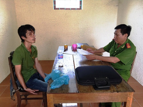 Giả danh bác sĩ, lừa xin việc