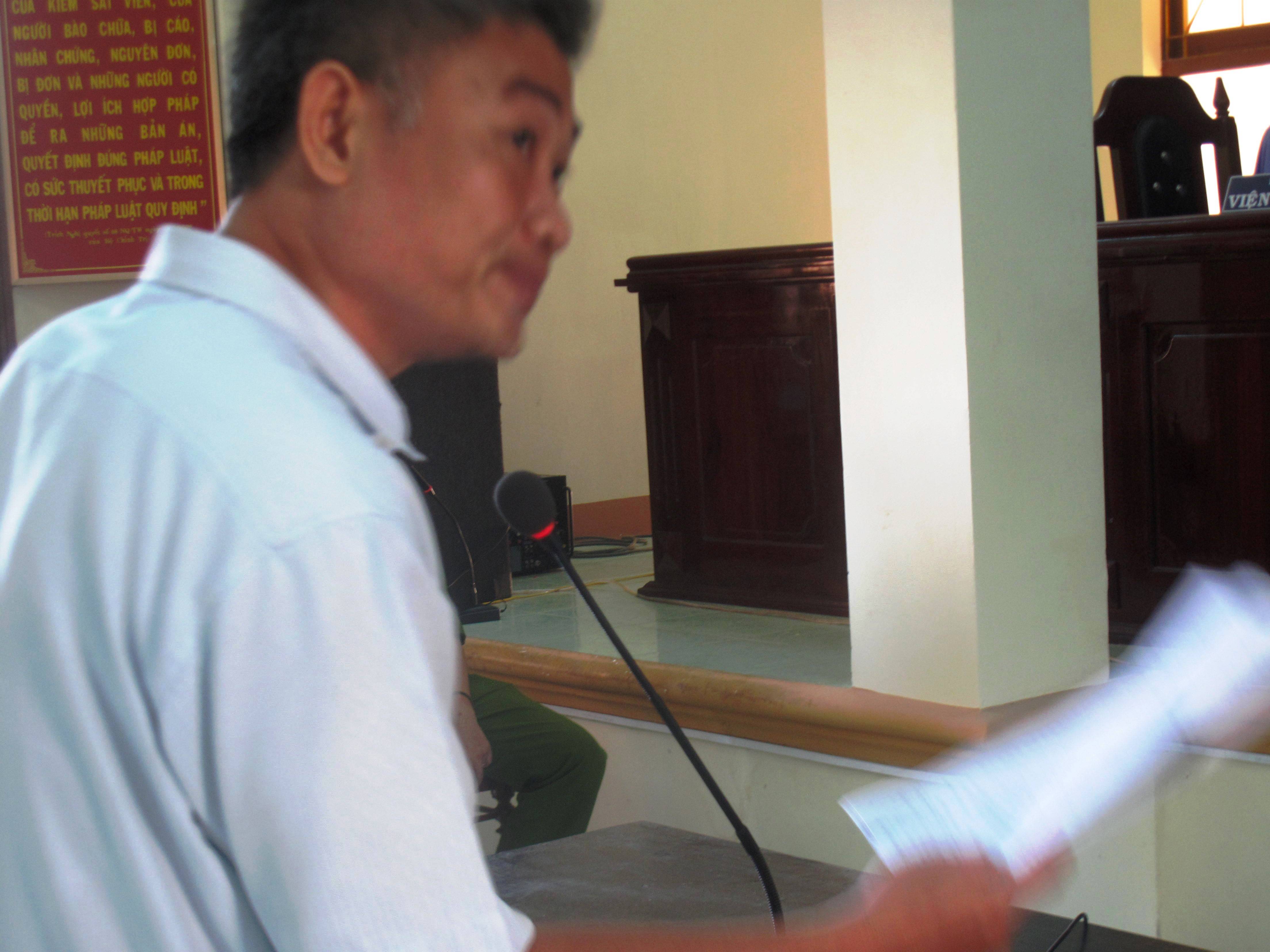 HĐXX đưa bi&ecirc;n bản lời khai v&agrave; Đại thừa nhận đ&atilde; ghi th&ecirc;m v&agrave;o bi&ecirc;n bản