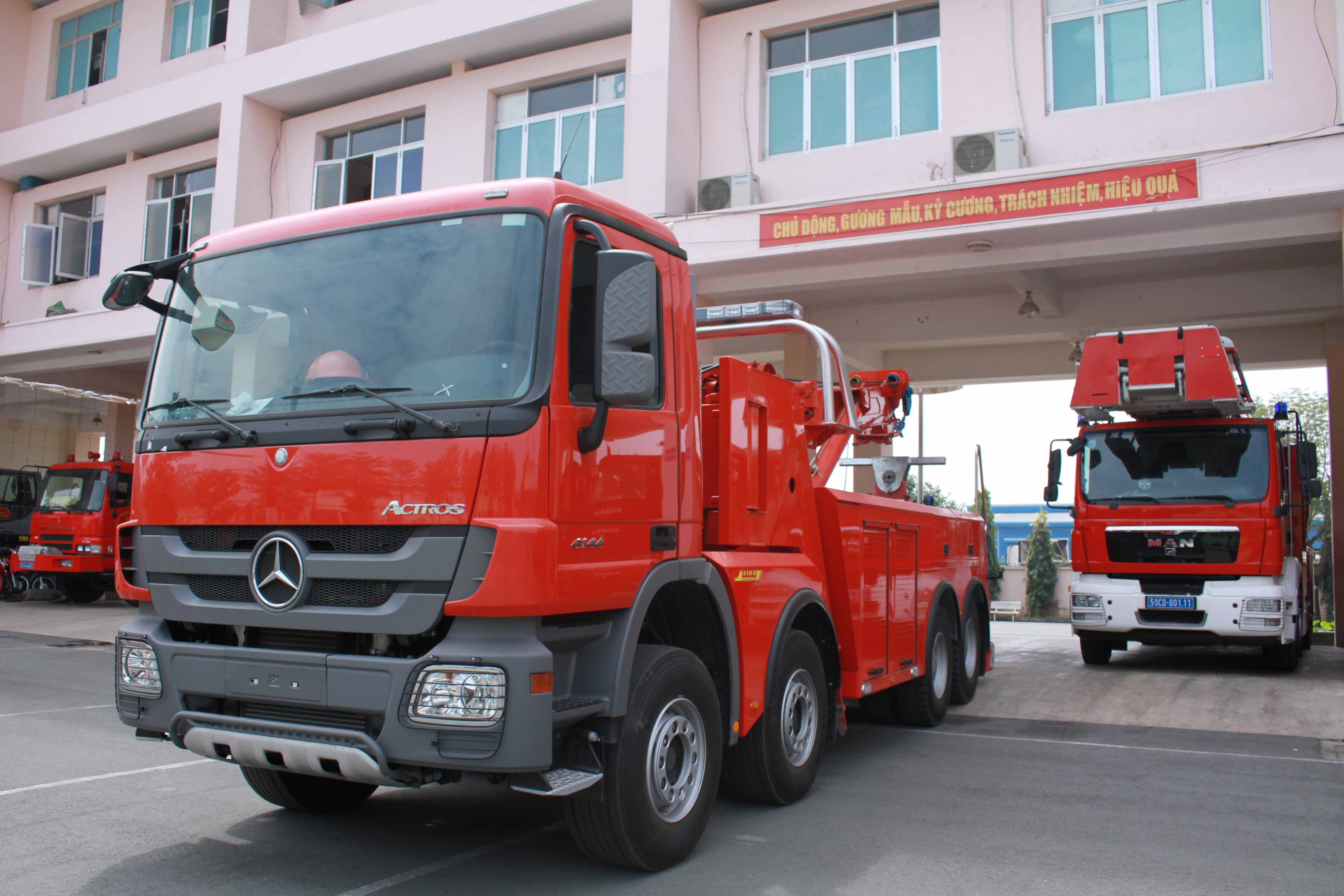 Loại xe cứu hộ c&oacute; cần cẩu nhỏ gọn, dễ cơ động, t&iacute;ch hợp hệ thống cứu hộ chuy&ecirc;n nghiệp, được thiết kế đặc biệt d&ugrave;ng để cứu nạn cứu hộ trong hầm