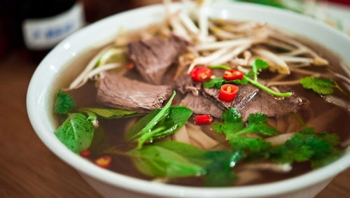 Bát phở 5.000 USD và những món xa xỉ không cần thiết