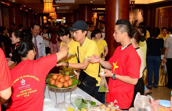 Chương trình “Một ngày vì cộng đồng”do Công đoàn khách sạn Rex tổ chức