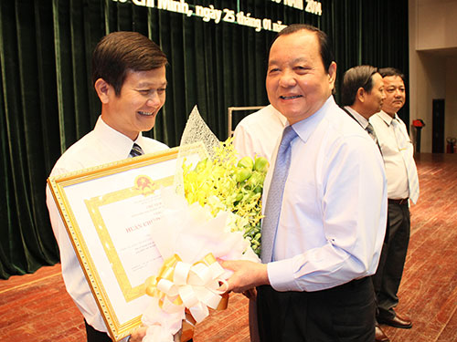 Lấy chăm lo làm gốc