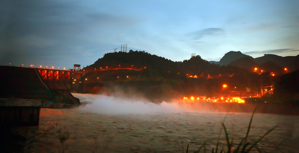 thuy-dien-hoa-binh-cong-dat-2-1441040390649