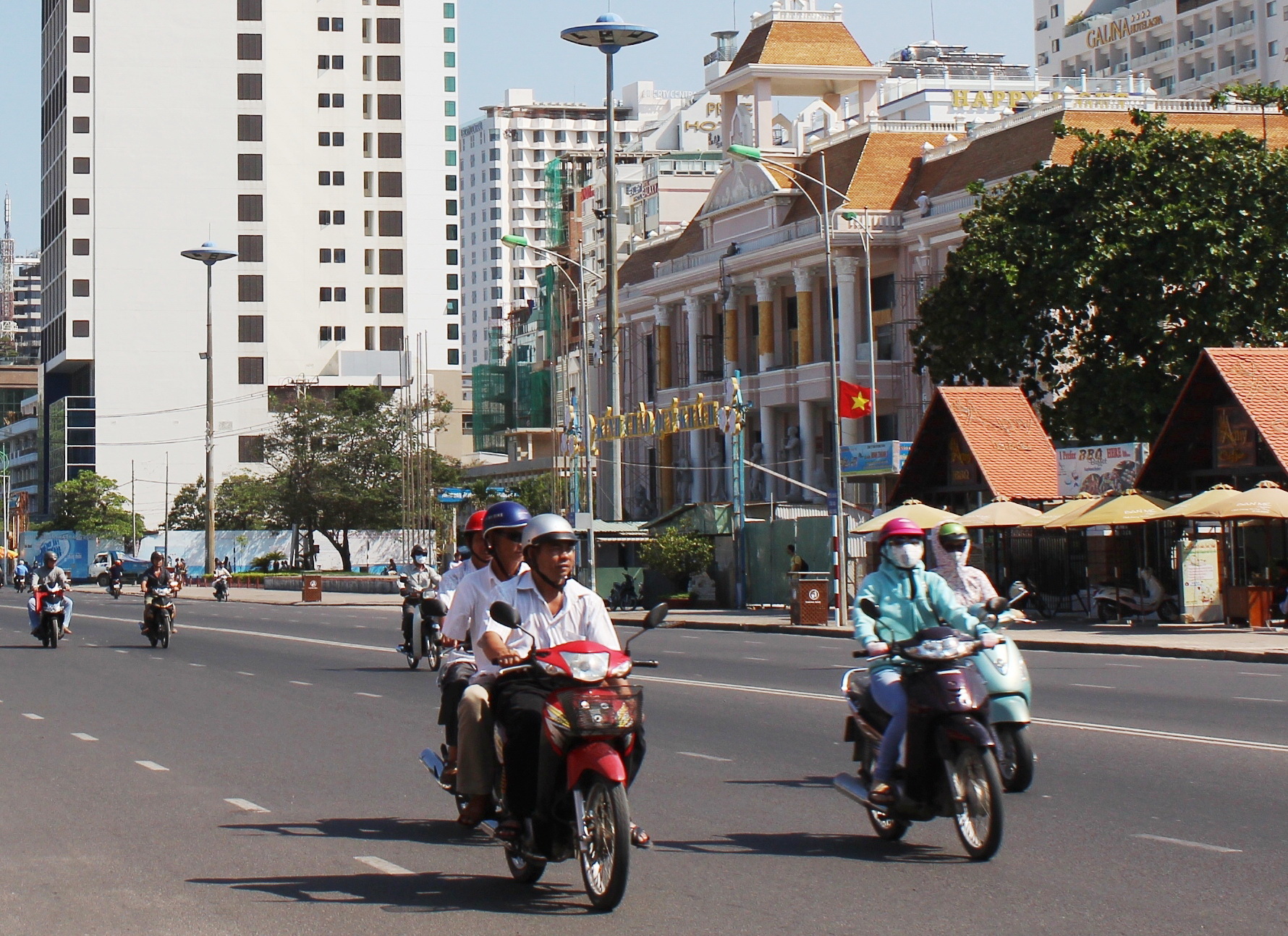 Người d&acirc;n Kh&aacute;nh H&ograve;a sẽ kh&ocirc;ng phải đ&oacute;ng ph&iacute; bảo tr&igrave; đường bộ đối với xe m&aacute;y Ảnh: Kỳ Nam