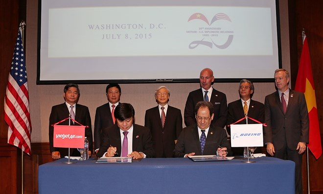 Tổng B&iacute; thư Nguyễn Ph&uacute; Trọng chứng kiến lễ k&yacute; của Vietjet với Boeing tại Washington.D.C v&agrave;o chiều 8-7 giờ địa phương, tức s&aacute;ng 9-7 theo giờ Việt Nam