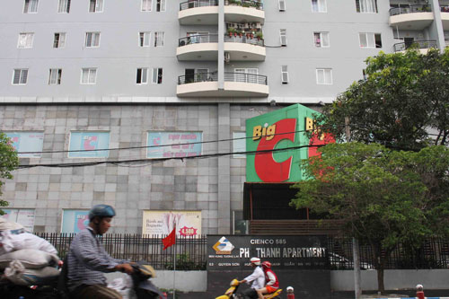NỖI BUỒN CHUNG CƯ(*): Tự đào hố chôn mình