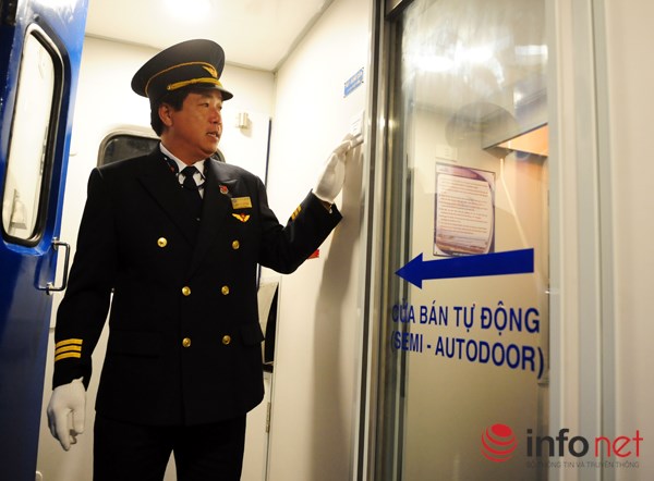 Tại toa giường nằm cao cấp (mỗi ph&ograve;ng 4 giường) được thiết kếu cửa b&aacute;n tự động lần đầu ti&ecirc;n tr&ecirc;n một toa t&agrave;u của Việt Nam.