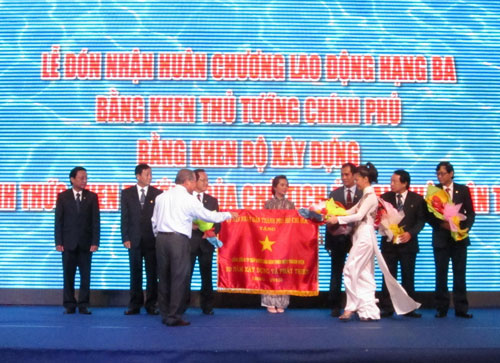 SAWACO nhận Huân chương Lao động hạng ba