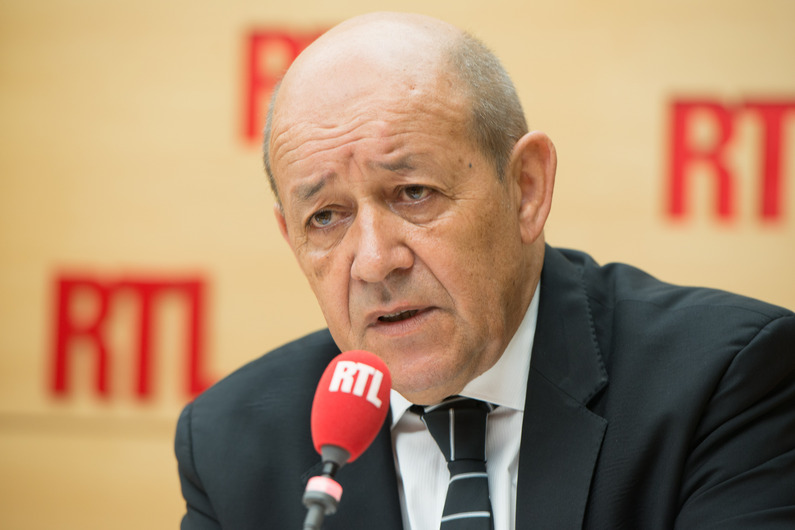 Bộ trưởng Quốc ph&ograve;ng Ph&aacute;p Jean-Yves Le Drian  cho biết nhiều nước ngỏ &yacute; muốn mua t&agrave;u Mistral. Ảnh: RTL