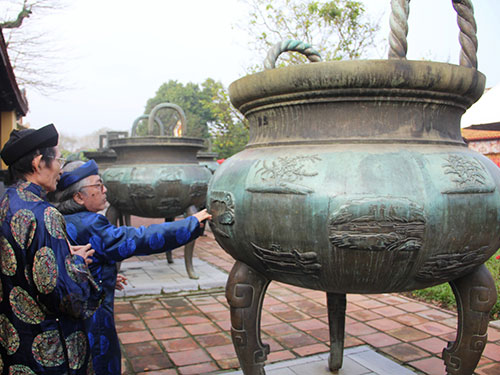 Thăng trầm cổ vật triều Nguyễn