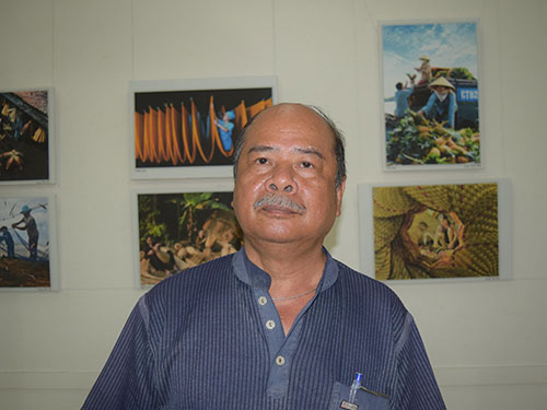 Người duyên nợ với tượng đài