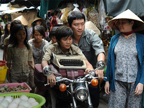 Diễn viên Kinh Quốc trong phim “Noble”. (Ảnh do đoàn làm phim cung cấp)