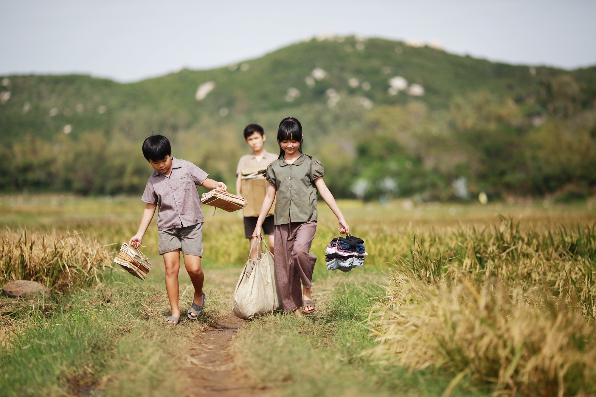 Cảnh trong phim “Tôi thấy hoa vàng trên cỏ xanh” Ảnh: HOÀNG NAM