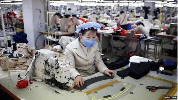Một xí nghiệp may tại khu phức hợp Kaesong. Ảnh: Reuters