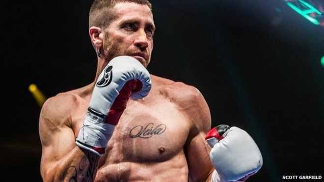 Jake Gyllenhaal tập mỗi ngày trong 6 tháng để có thân hình 6 múi, phù hợp vai diễn