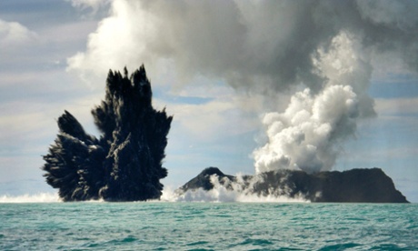 N&uacute;i lửa Hunga Tonga-Hunga Ha&rsquo;apai thức tỉnh năm 2009. Ảnh: Reuters