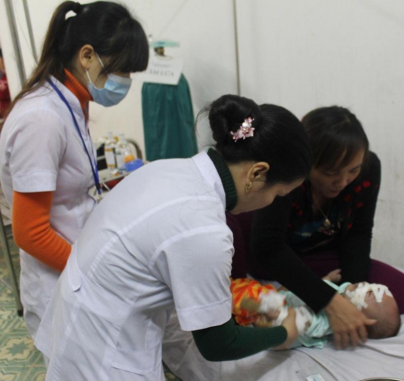 Ch&aacute;u Linh đang được điều trị tại bệnh viện.