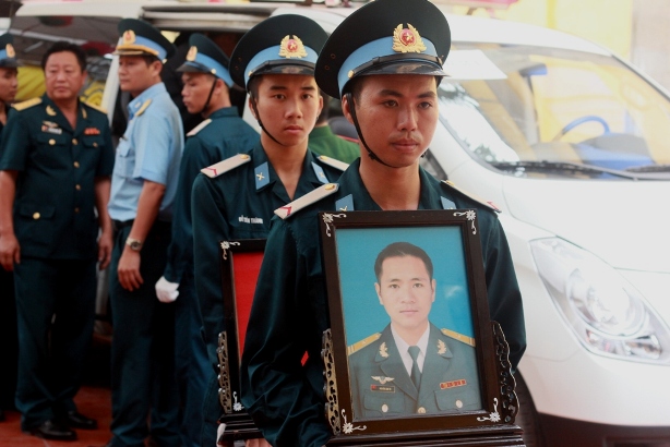 Di ảnh của liệt sĩ, phi c&ocirc;ng Nguyễn Anh T&uacute;