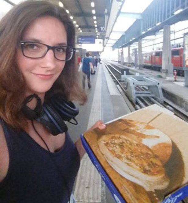 Muller cho biết c&ocirc; được du lịch nhiều nơi khi sống tr&ecirc;n t&agrave;u. Ảnh: Metro