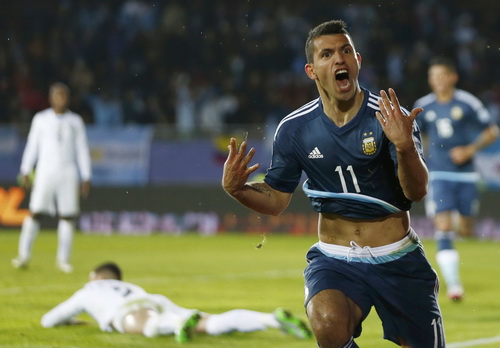 Vắng Suarez, Uruguay trắng tay trước Argentina