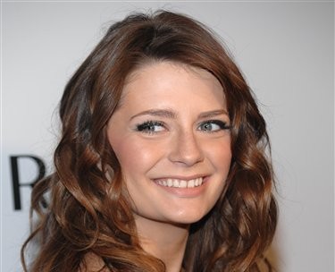 Diễn viên Mischa Barton kiện mẹ ruột ăn cắp tiền
