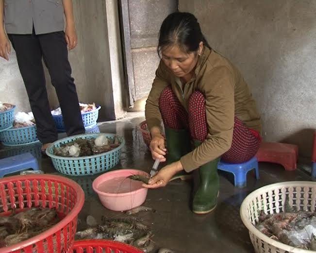 Nhân viên bị bắt quả tang khi đang tiêm tạp chất
