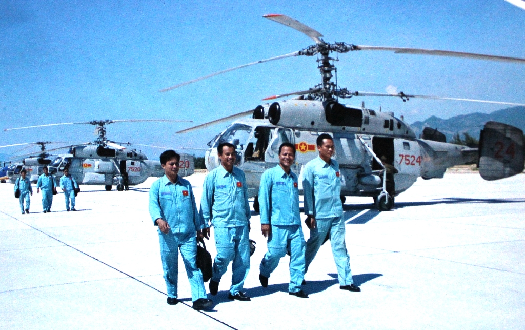 Kh&ocirc;ng qu&acirc;n hải qu&acirc;n