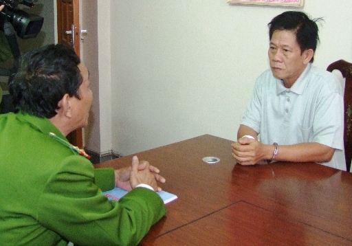 Công an Hà Tĩnh lấy lời khai của Trần Văn Nhứt