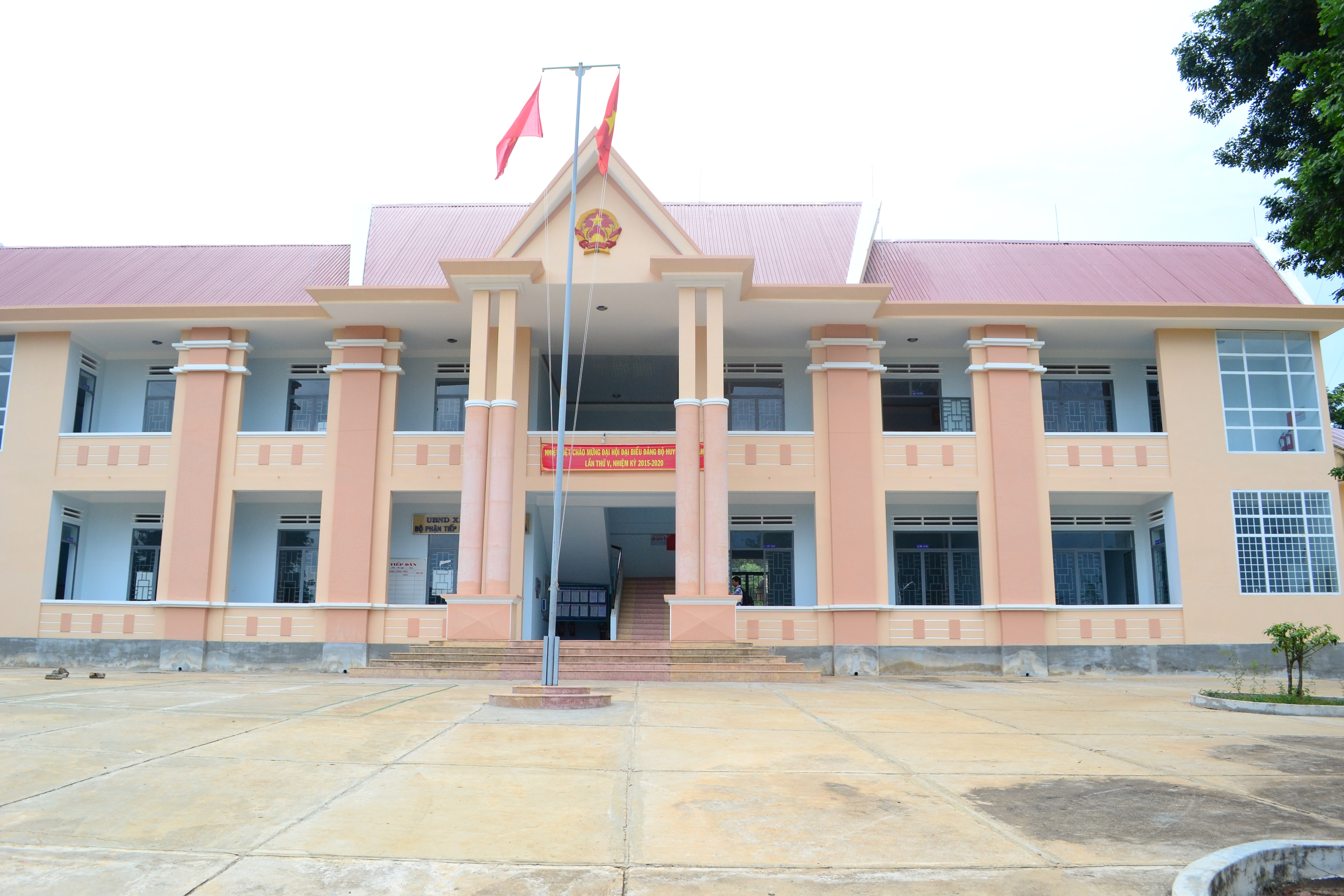 D&ugrave; trong giờ h&agrave;nh ch&iacute;nh nhưng x&atilde; Đắk Tờ Ver kh&ocirc;ng c&oacute; một b&oacute;ng người