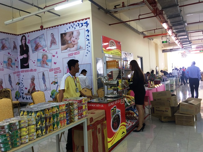 Một gian h&agrave;ng thực phẩm tại hội chợ