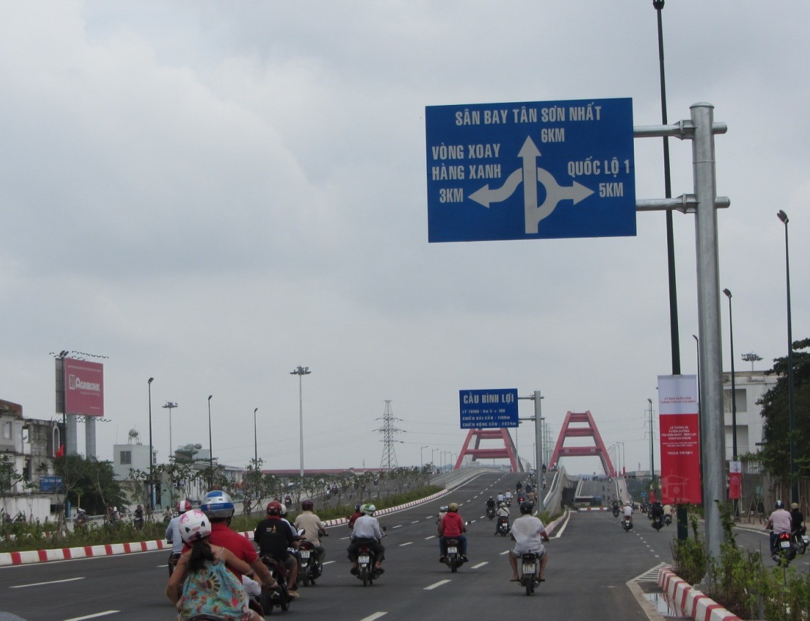 Đường Phạm Văn Đồng được xem l&agrave; tuyến đường nội đ&ocirc; hiện đại v&agrave; đẹp nhất tại TP HCM