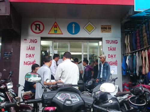 Vụ “Học lái xe hoài mà không thi!”: Cam kết trả lại tiền cho học viên