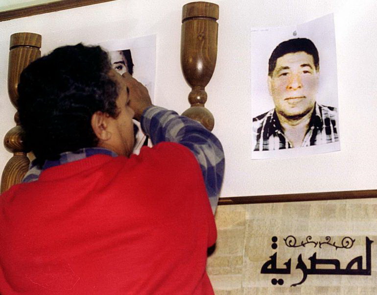 Al-Batouti trong cuộc họp báo của Liên đoàn Phi công Ai Cập năm 1999
Ảnh: Reuters