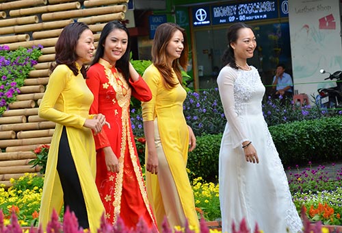 Uống nước chanh gi&uacute;p ti&ecirc;u hao mỡ thừa  đ&ecirc;̉ có vóc dáng thon gọn. (Ảnh chi có tính minh họ)                                                                                                      Ảnh: TẤN THẠNH