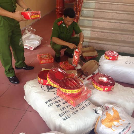 Tích trữ gần nửa tấn pháo Trung Quốc trong nhà chuẩn bị bán Tết