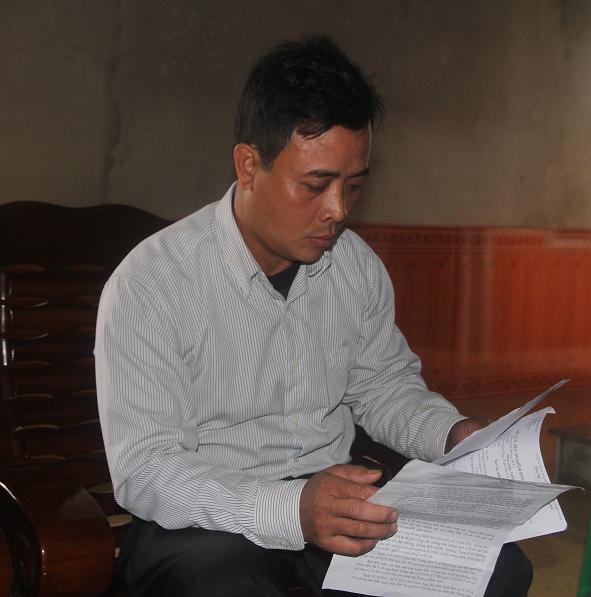 Anh Sửu cung cấp nhưng giấy tờ chứng m&igrave;nh việc m&igrave;nh kh&ocirc;ng bị nhiểm HIV.