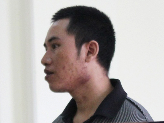 Ngủ mơ, bật dậy chém chết vợ ngay trên giường