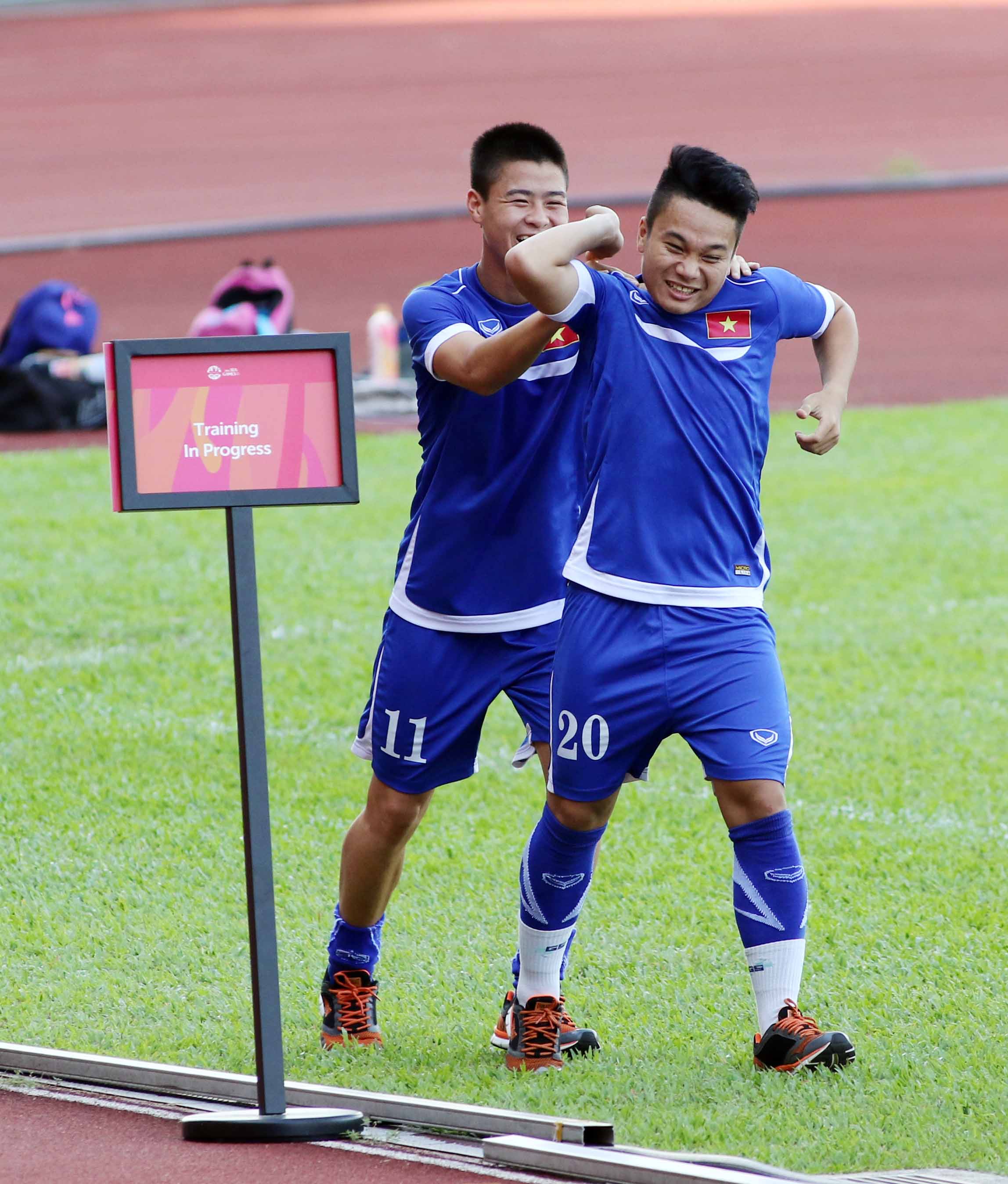 Phi Sơn n&eacute;n đau, quyết t&acirc;m thi đấu v&igrave; giấc mơ HCV SEA Games