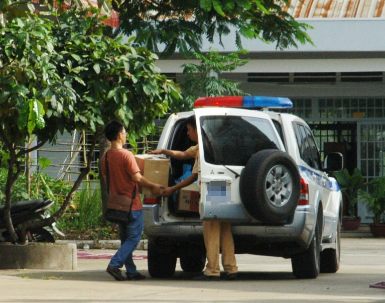Vật chứng, chứng cứ, tang vật phục vụ điều tra được cơ quan chức năng đưa lên xe