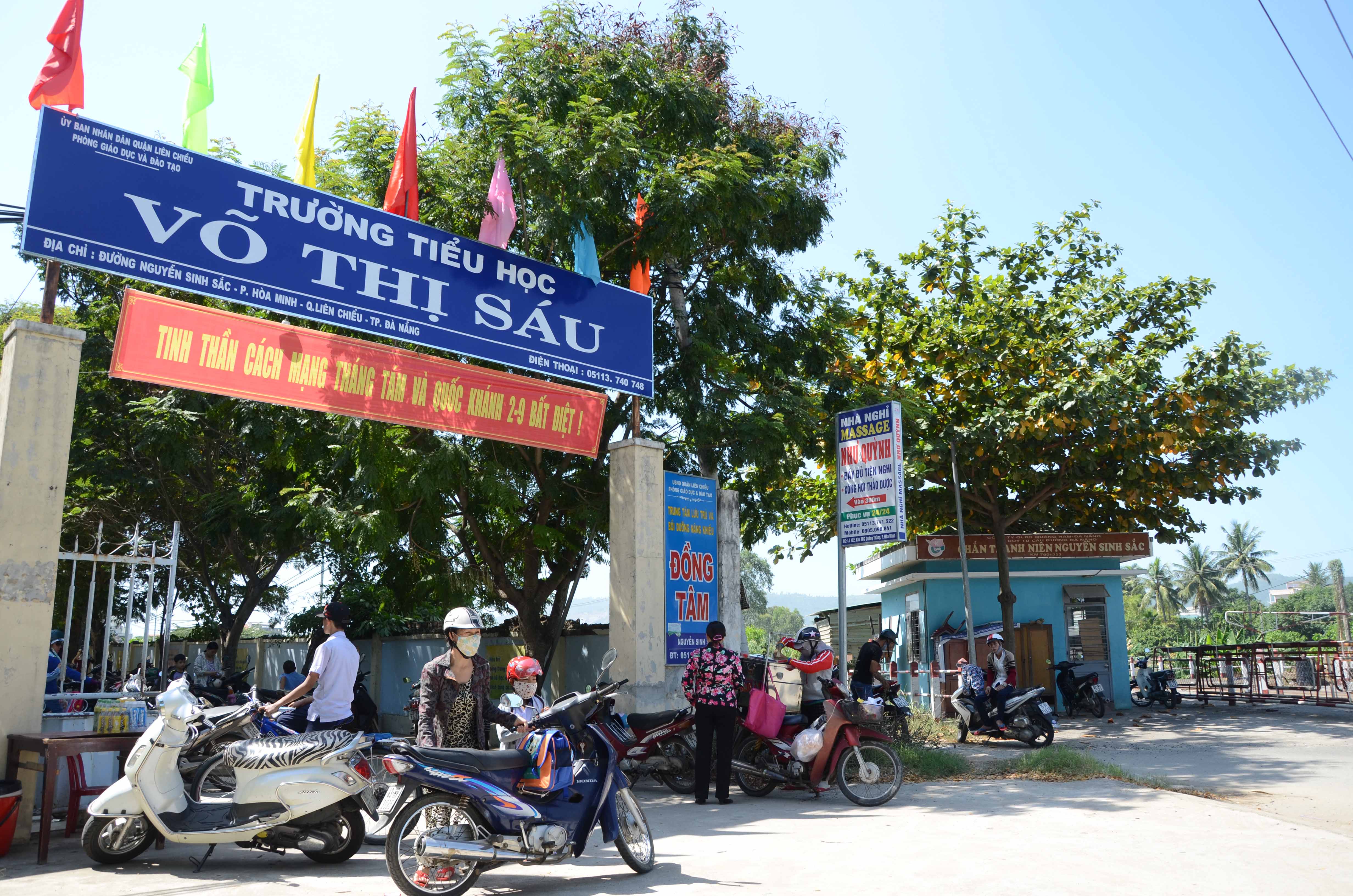 Trụ sở Trường TH V&otilde; Thị S&aacute;u được đặt tạm ở một k&yacute; t&uacute;c x&aacute; cũ d&agrave;nh cho sinh vi&ecirc;n tr&ecirc;n đường Nguyễn Sinh Sắc, quận Li&ecirc;n Chiểu