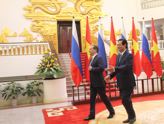 Hai Thủ tướng v&agrave;o hội đ&agrave;m, hứa hẹn đề cập đến nhiều &yacute; tưởng mới th&uacute;c đẩy hợp t&aacute;c to&agrave;n diện giữa hai quốc gia