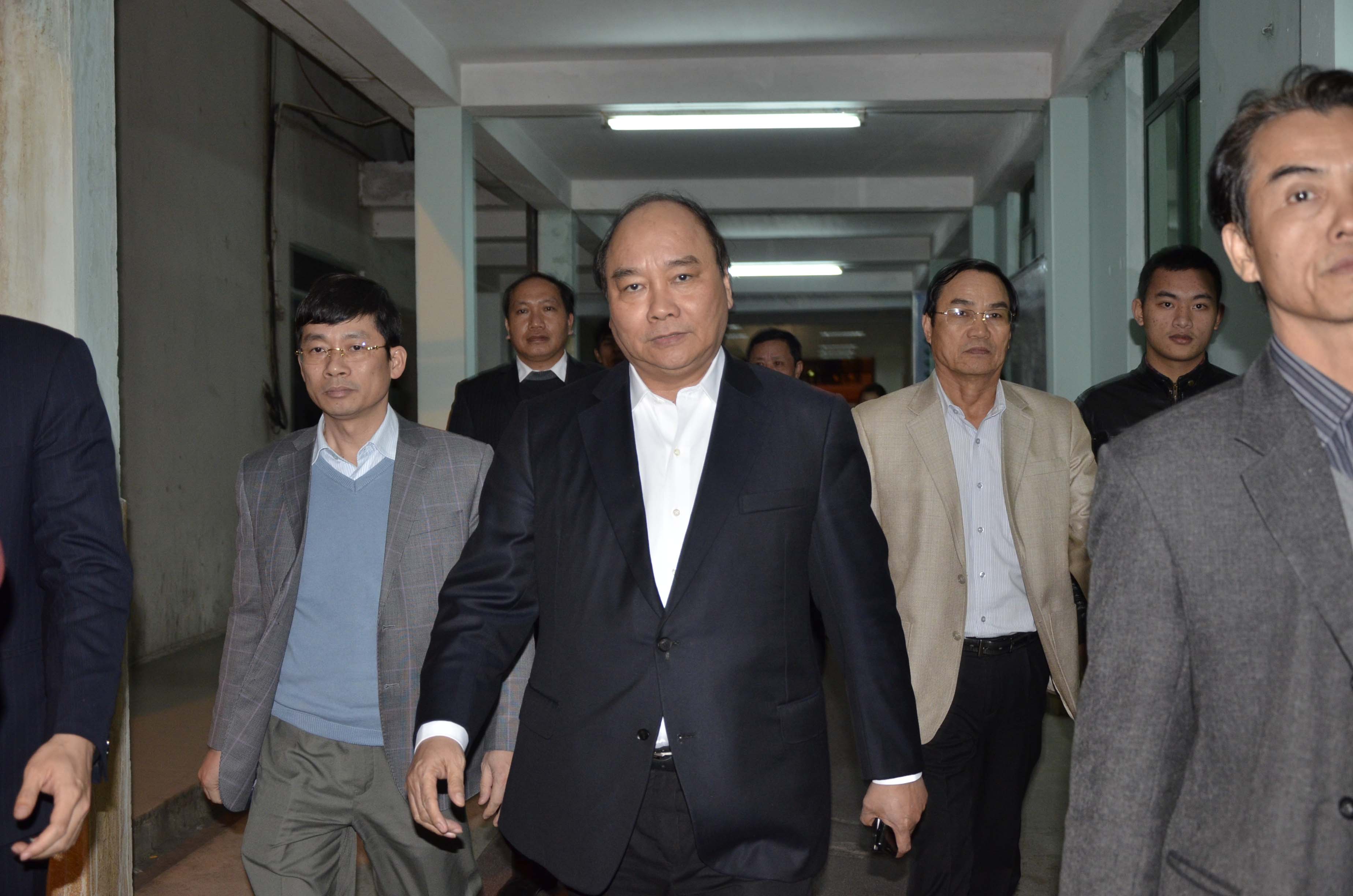 Ông Nguyễn Xuân Phúc thăm ông Nguyễn Bá Thanh tại Bệnh viện Đà Nẵng tối 13-1