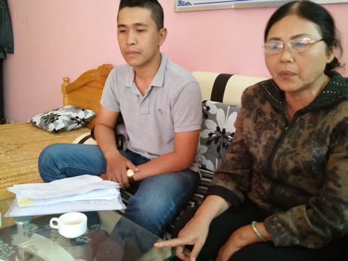 Mua bắp, không trả tiền