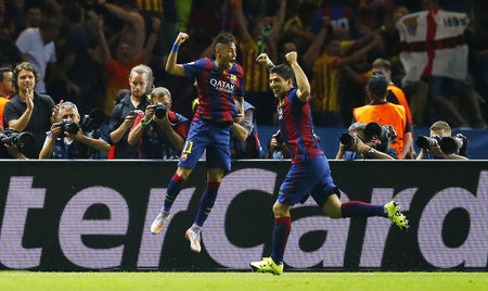 Chủ nh&acirc;n của 2 b&agrave;n thắng thứ 2 v&agrave; 3 cho Barcelona Neymar v&agrave; Suarez