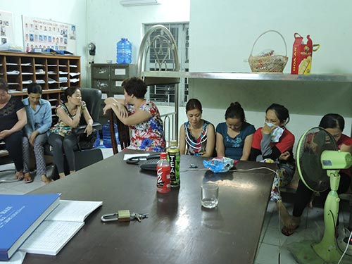 C&aacute;c đối tượng đ&aacute;nh bạc bị c&ocirc;ng an tạm giữ