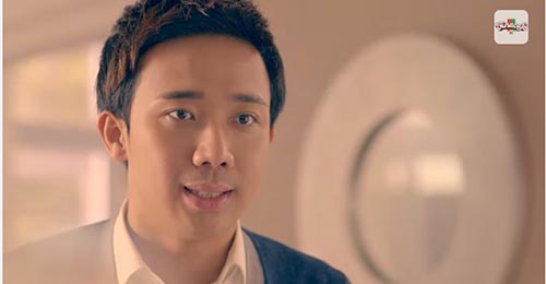 Trấn Th&agrave;nh &ldquo;nhập vai&rdquo; khi tham gia quảng c&aacute;o Y&ecirc;u thương th&agrave;nh lời Tết 2015